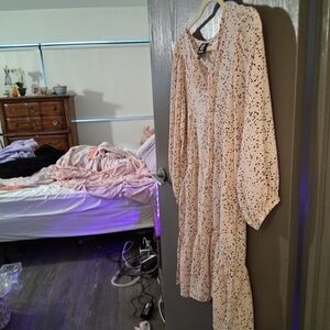 Light Pink Tunic With Black And White Flowers. Tunic Or Dress At Knee Nwt Bobeau